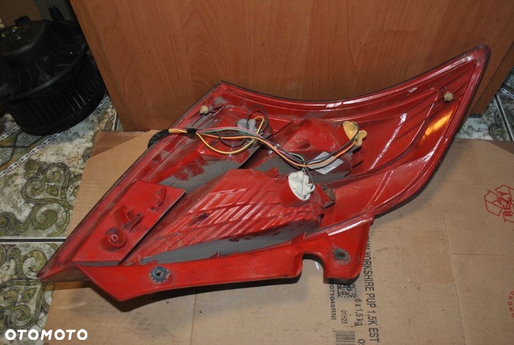 Lampa prawy tył Suzuki Swift MK7 - 2