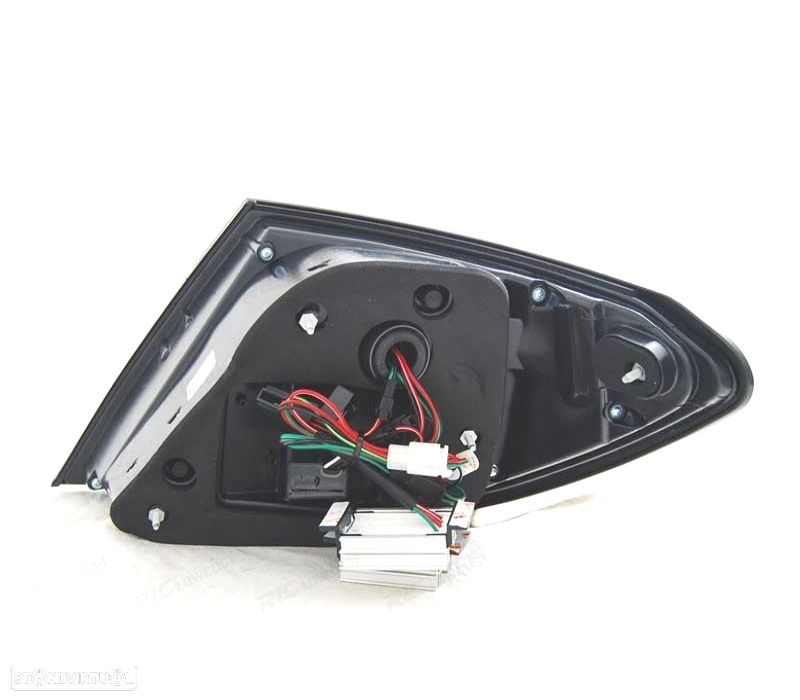 PILOTOS MERCEDES CLASSE C W204 07-11 LED FUNDO CROMADO ESCURECIDO - 2