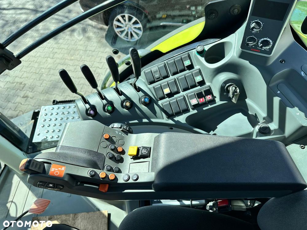 Claas Axion 830 - 25