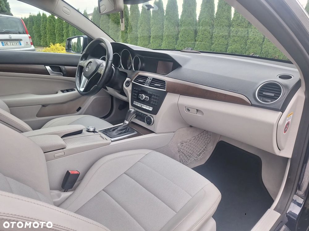Mercedes-Benz Klasa C 180 Coupe BlueEFFICIENCY 7G-TRONIC - 20