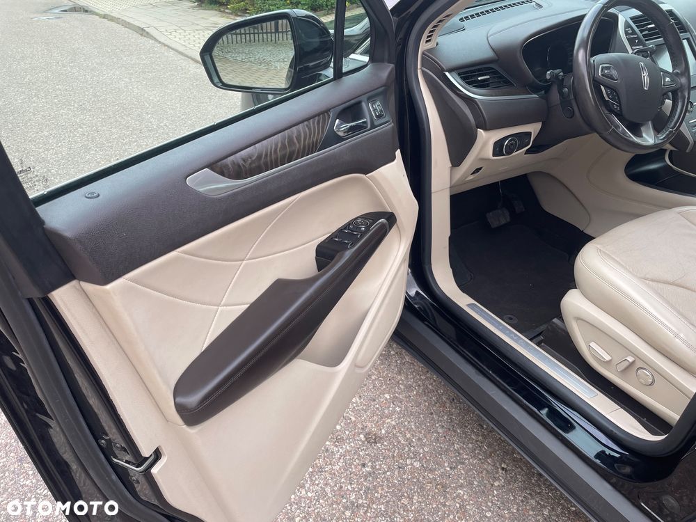 Lincoln MKC - 31