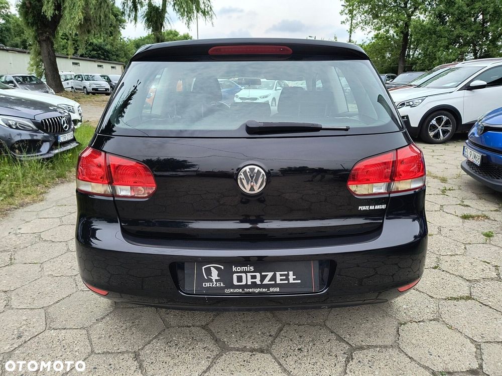 Volkswagen Golf - 6