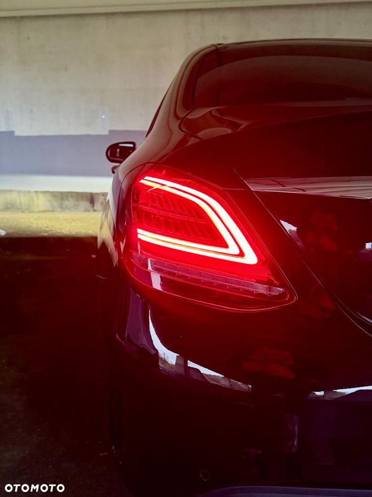 Mercedes-Benz Klasa C 200 4Matic 9G-TRONIC - 37