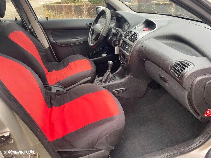 Peugeot 206 2.0 HDi XT - 2