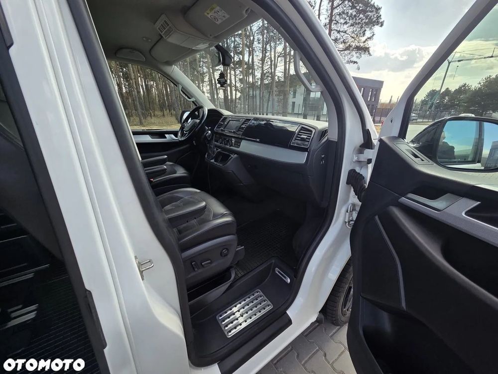 Volkswagen Multivan - 11