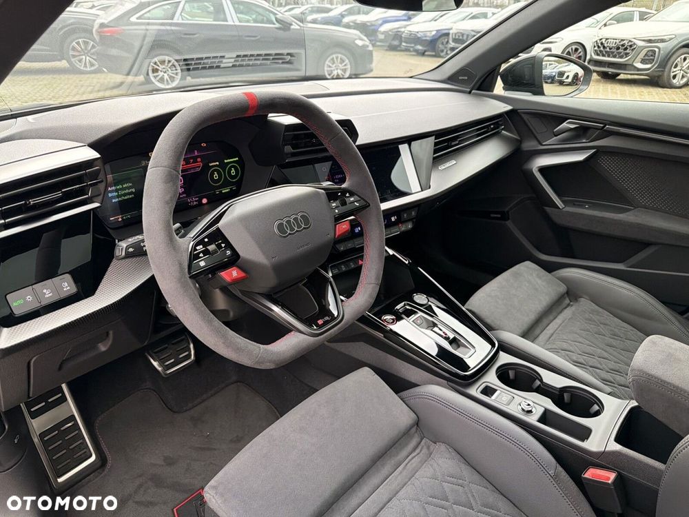 Audi RS3 Limousine - 10