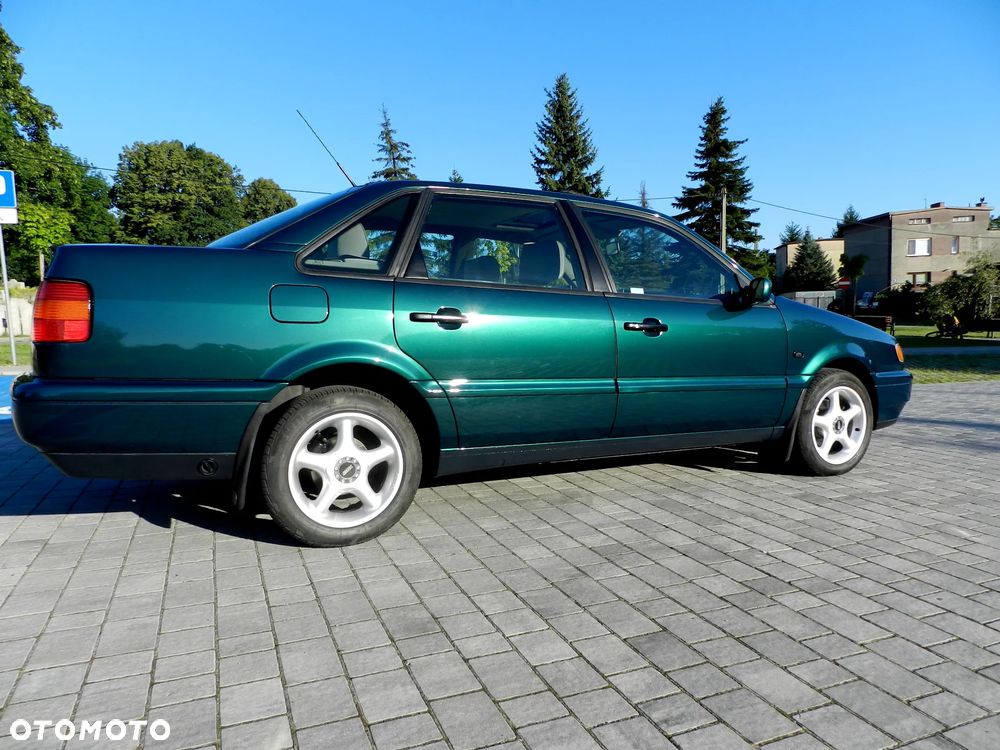Volkswagen Passat - 5