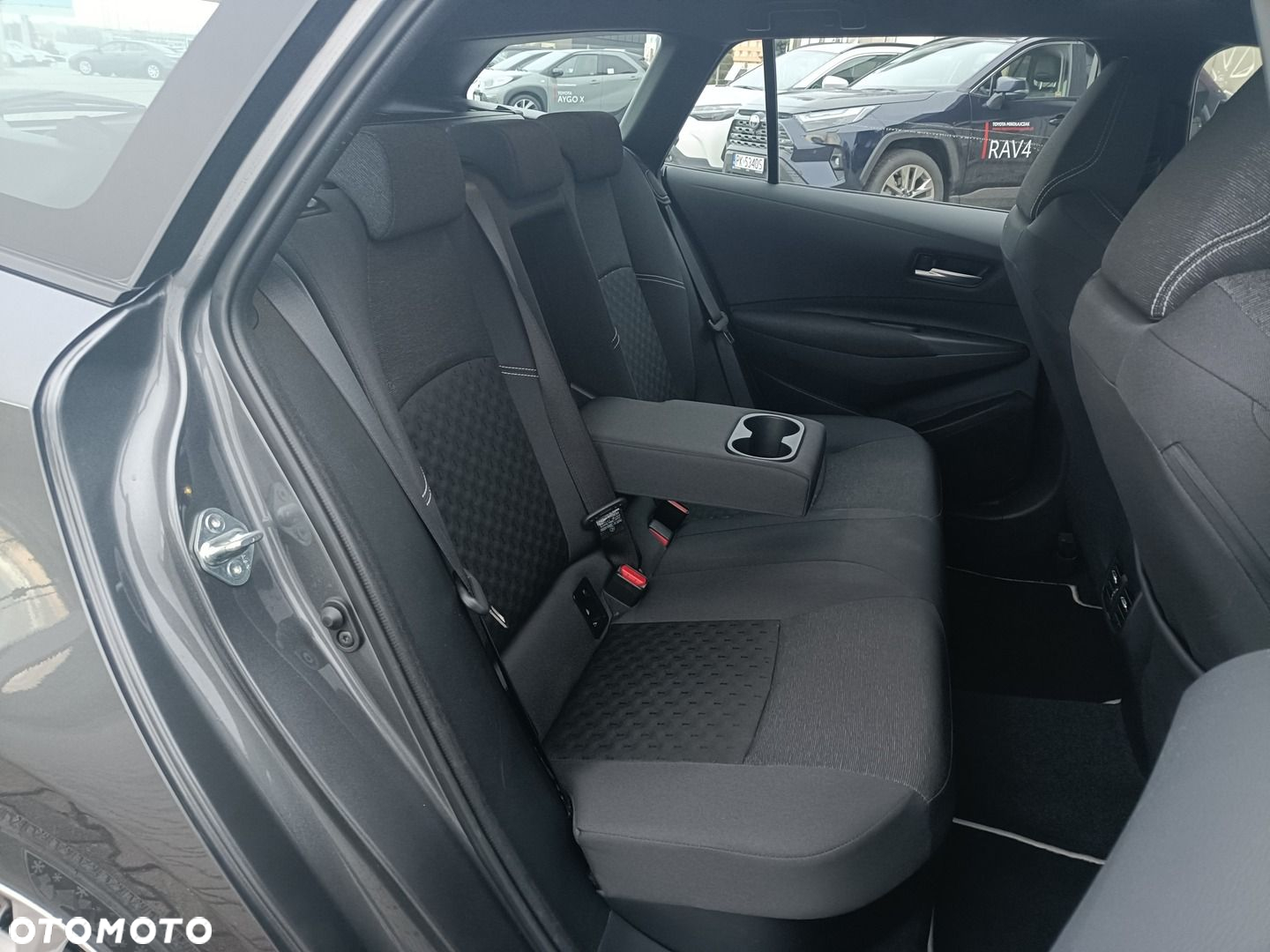 Toyota Corolla 1.8 Hybrid Comfort - 18