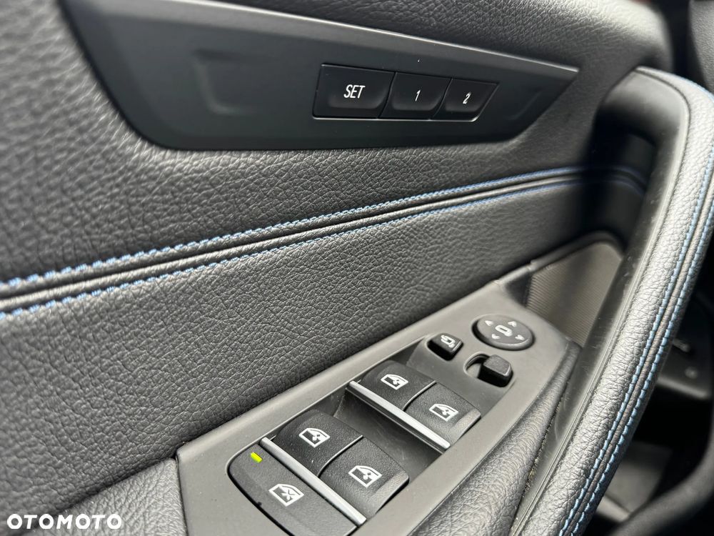 BMW Seria 5 M550i xDrive sport - 16