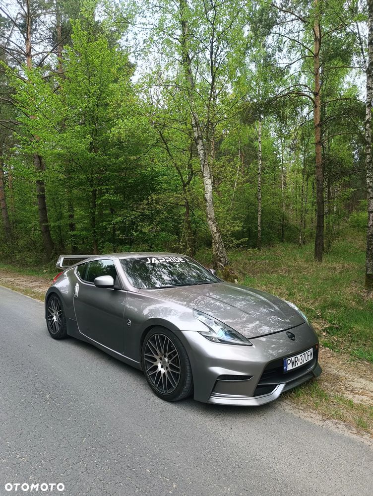 Nissan 370 Z - 2