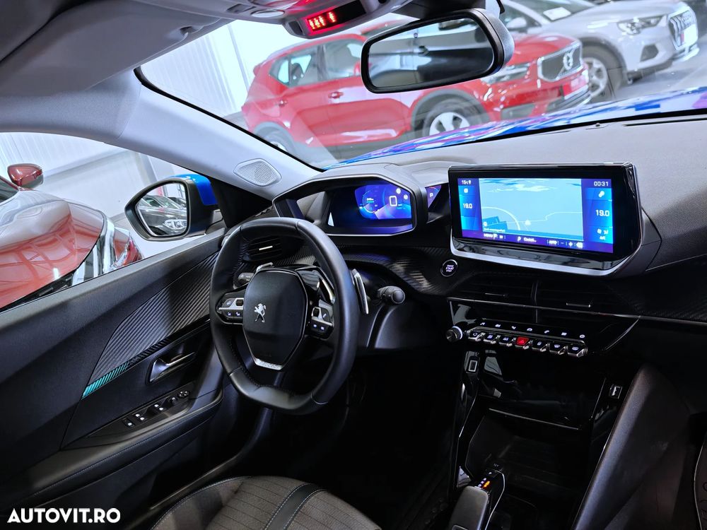 Peugeot 2008 PureTech 130 EAT8 Allure - 26