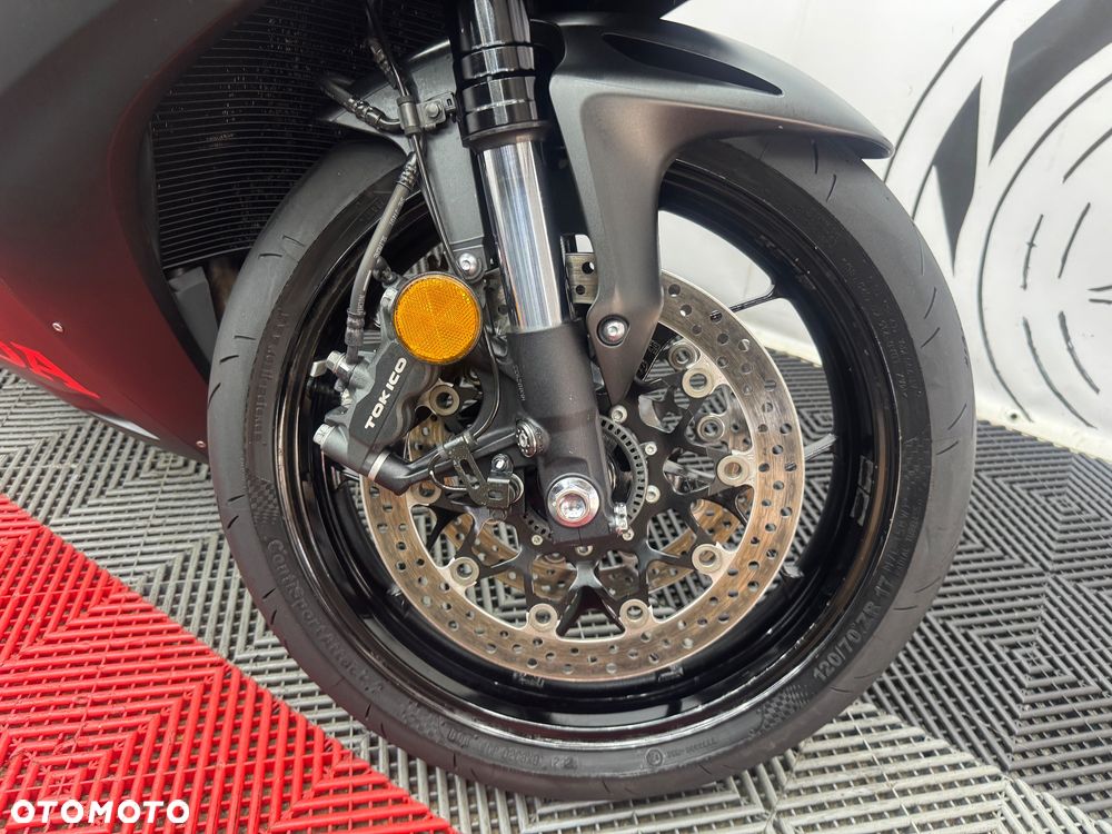 Honda CBR - 40