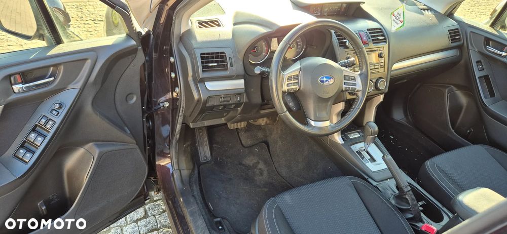 Subaru Forester 2.0i Comfort Lineartronic - 10