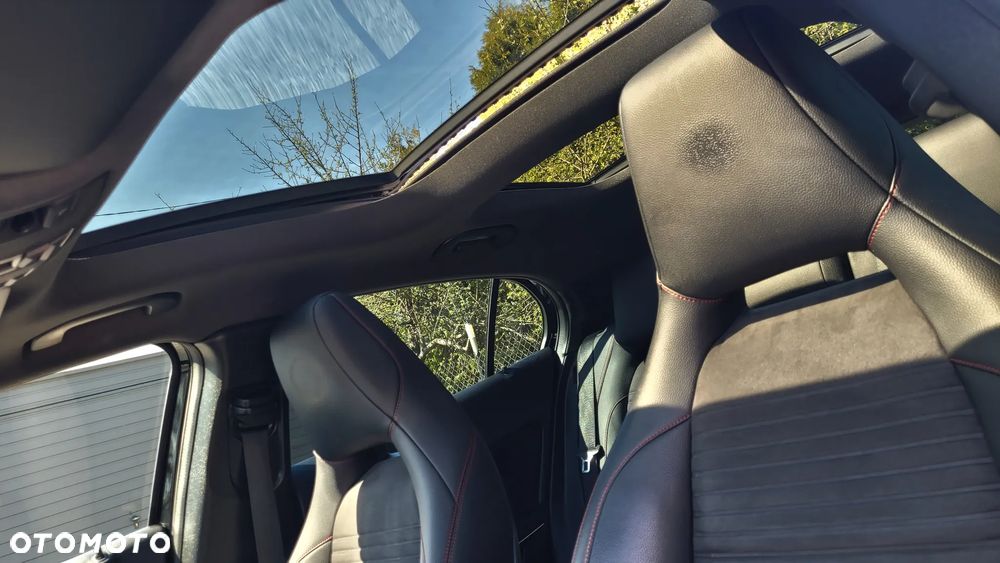 Mercedes-Benz GLA 200 7G-DCT AMG Line - 11