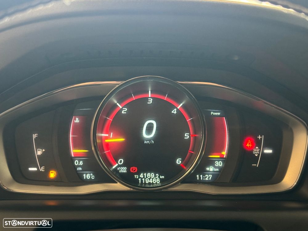 Volvo XC 60 2.0 D4 R-Design - 24