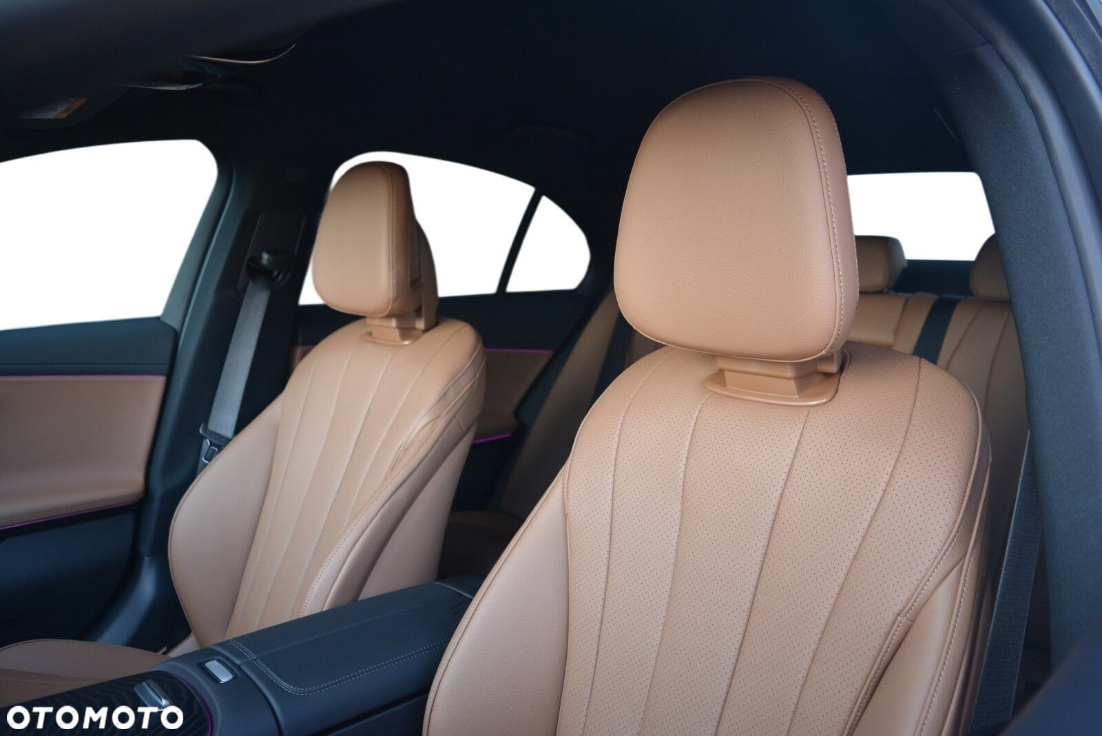 Mercedes-Benz Klasa E 300 PHEV 4-Matic AMG 9G-Tronic - 6