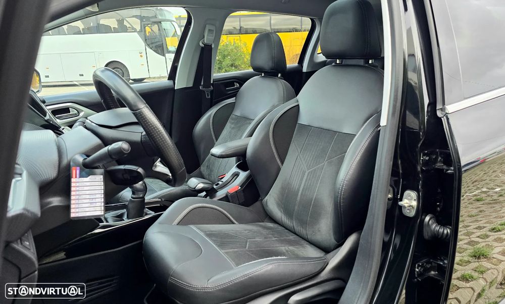 Peugeot 2008 1.2 PureTech Crossway - 12