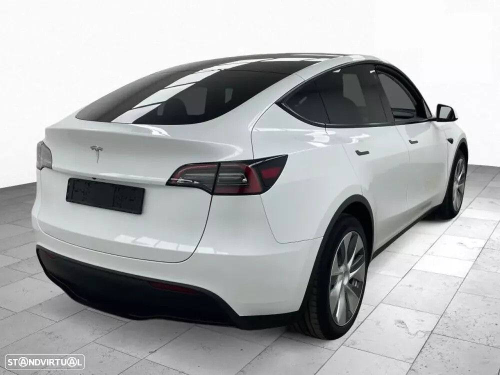 Tesla Model Y - 5
