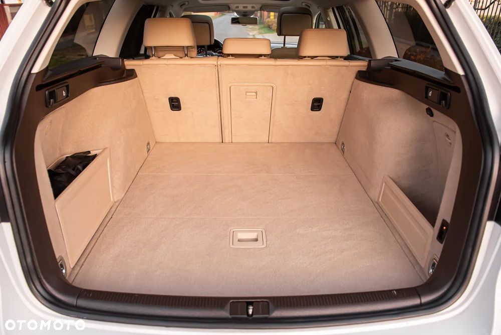 Volkswagen Passat Variant 1.4 TSI ACT (BlueMotion Technology) Highline - 32