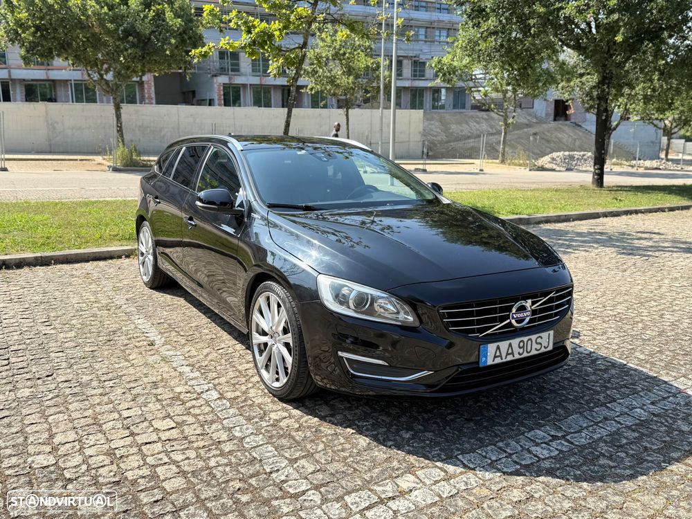 Volvo V60 D6 Plug-In-Hybrid AWD Geartronic Momentum - 2