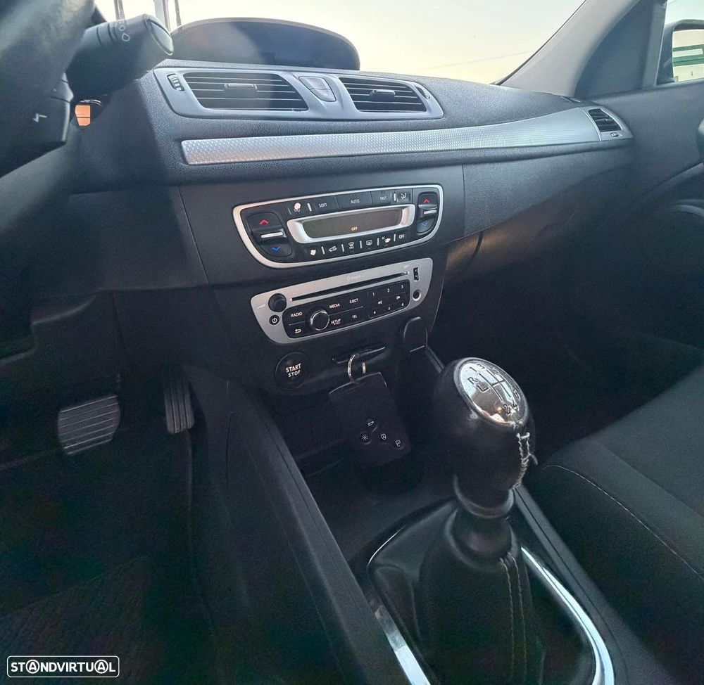 Renault Mégane Sport Tourer - 13