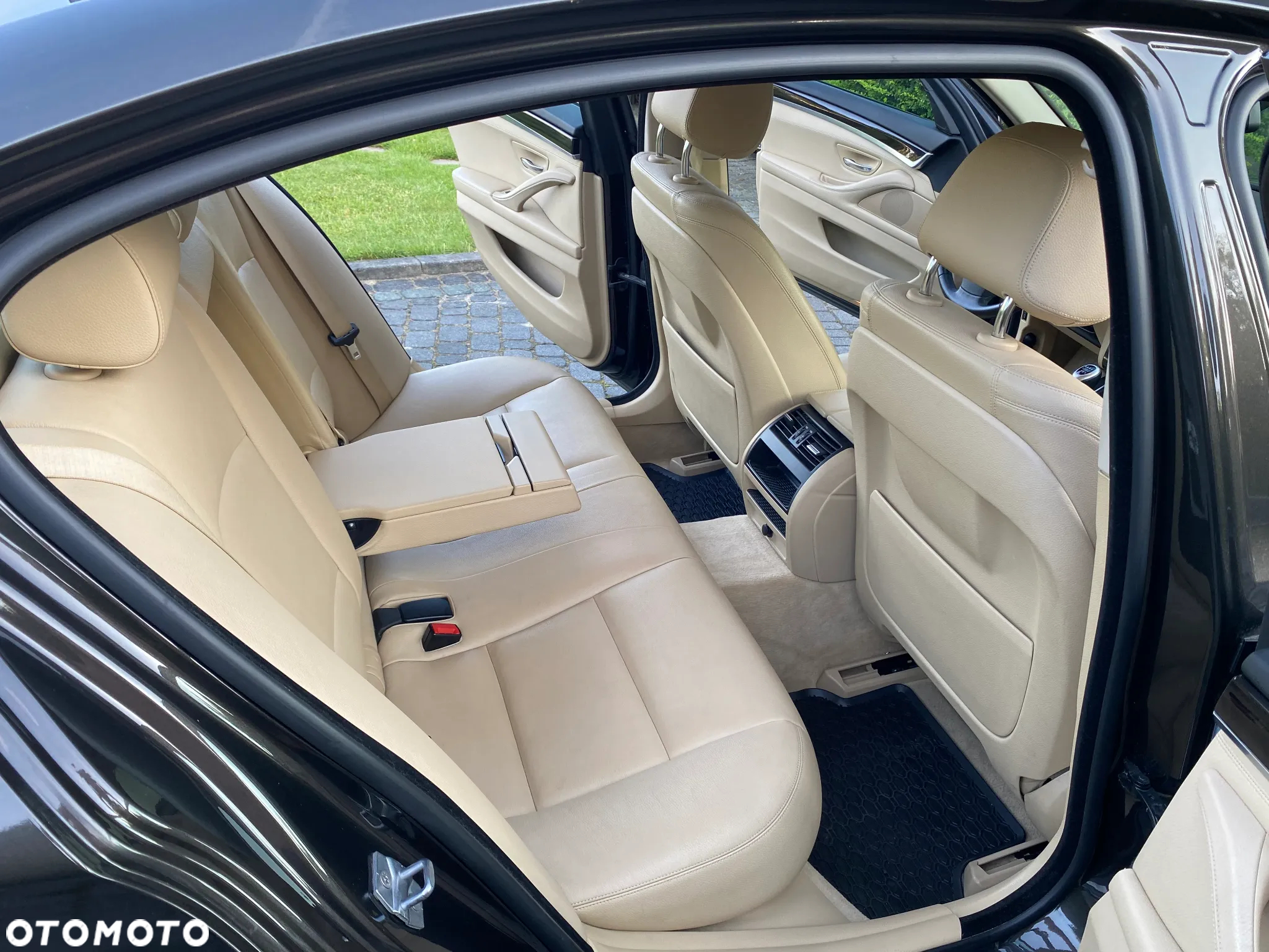 BMW Seria 5 520d - 23