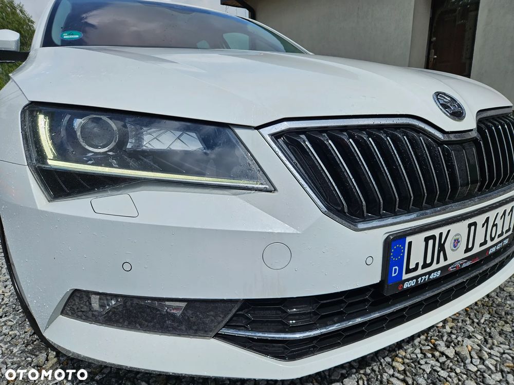 Skoda Superb 2.0 TDI DSG Premium Edition - 2