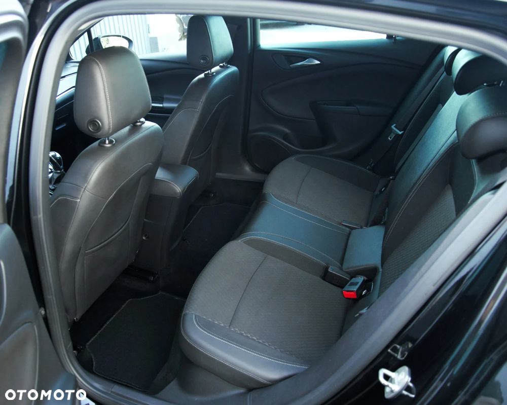 Opel Astra 1.4 Turbo Innovation - 4