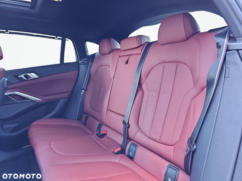 BMW X6 M50i - 15