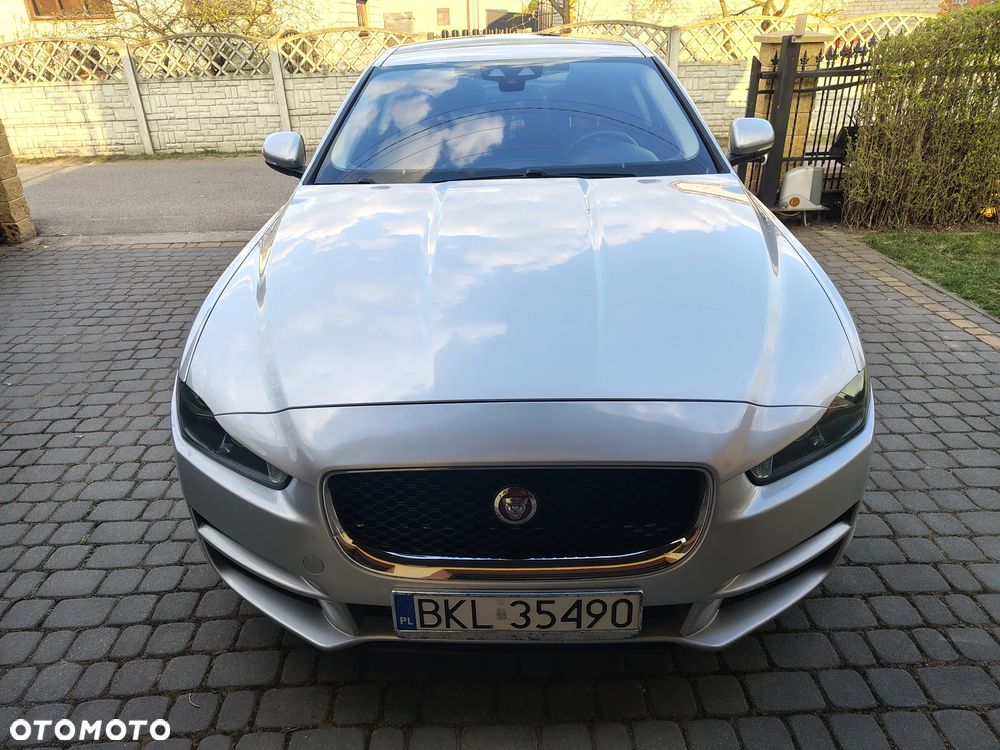 Jaguar XE - 1
