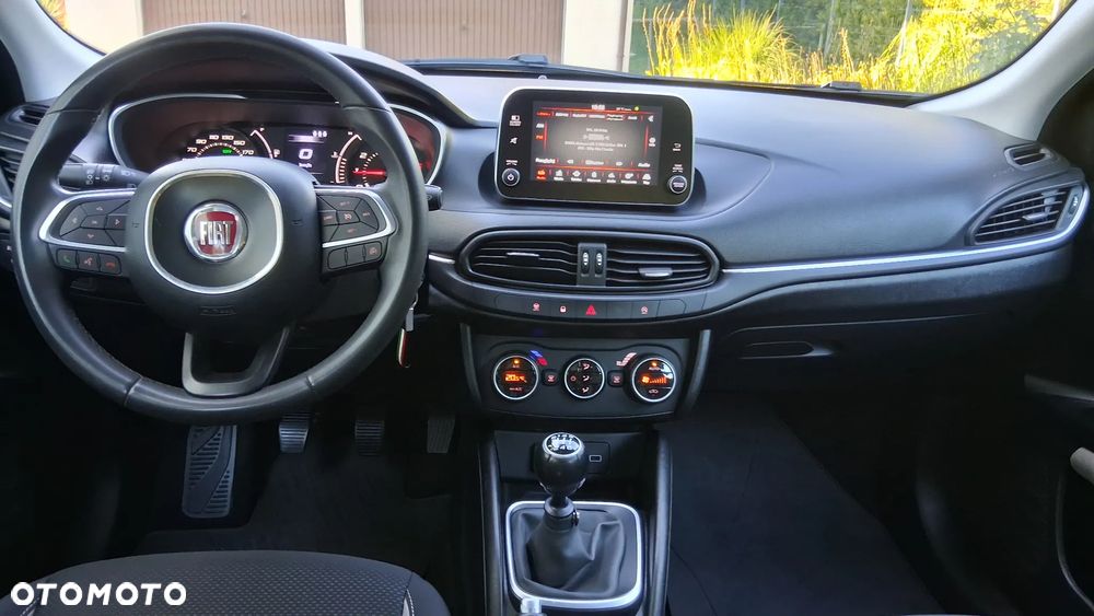 Fiat Tipo 1.4 T-Jet 16v Lounge EU6d - 10