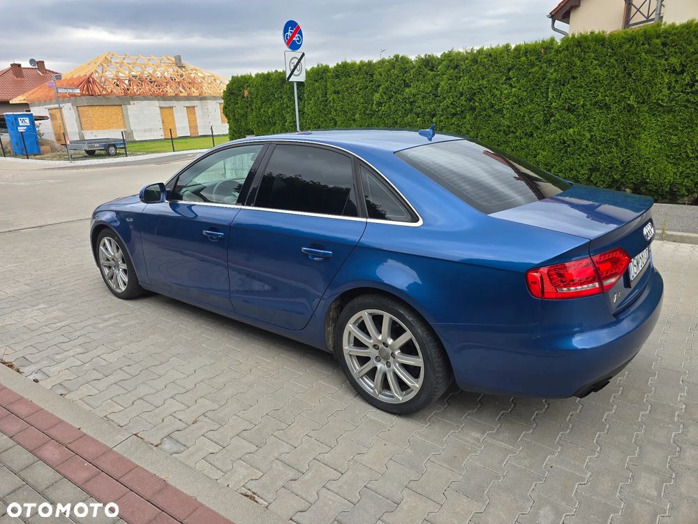 Audi A4 Limousine - 9