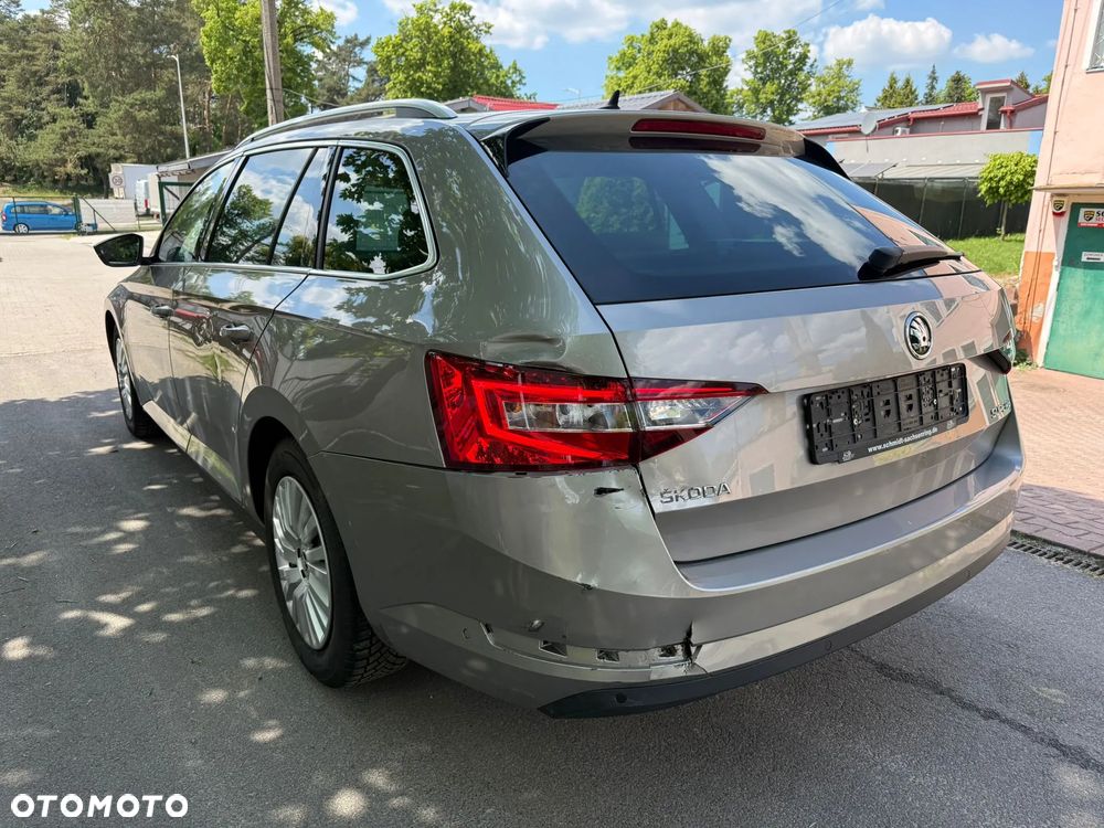 Skoda Superb 2.0 TDI L&K DSG - 8