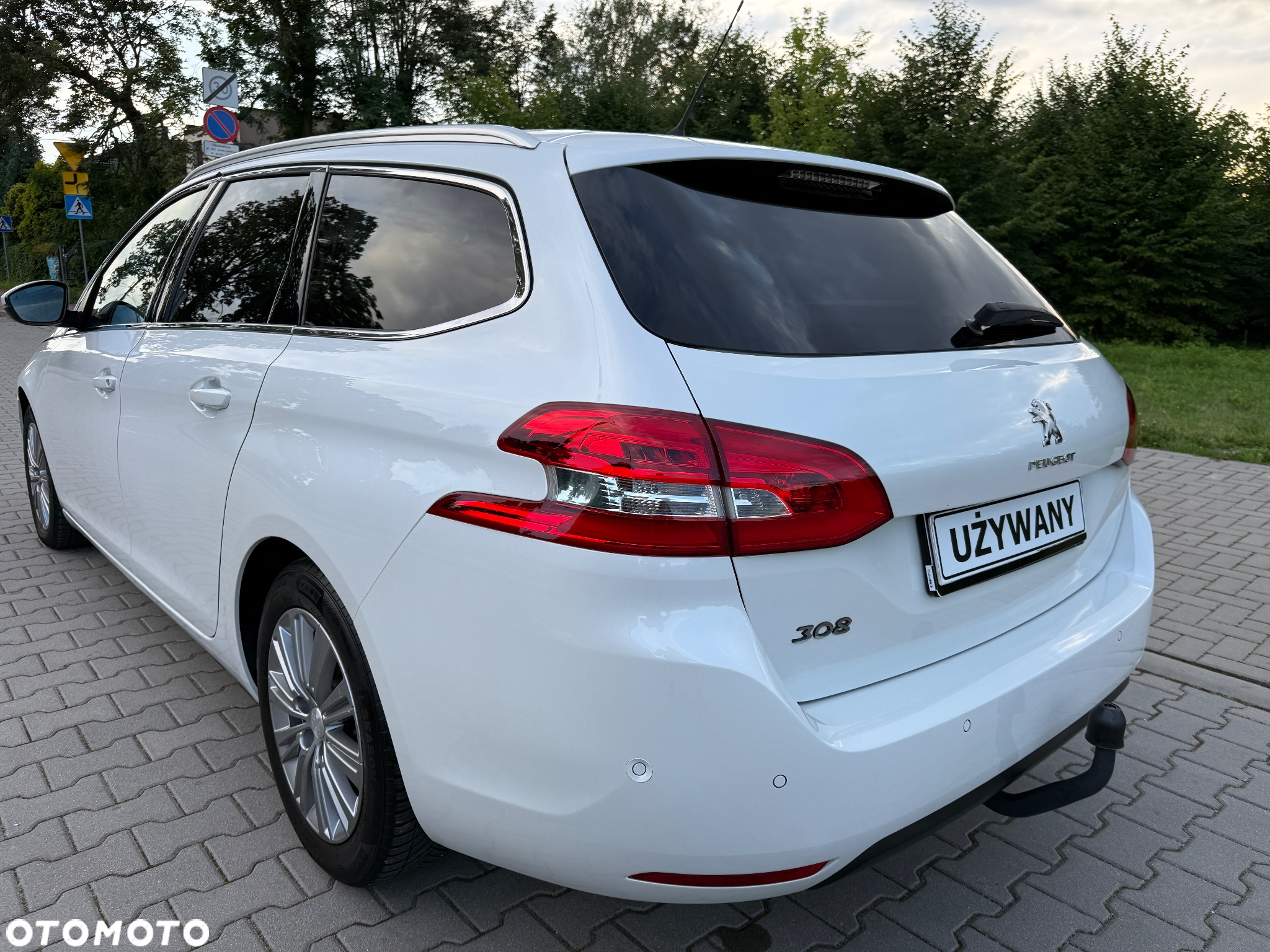 Peugeot 308 SW BlueHDi 120 EAT6 Stop & Start Allure - 8