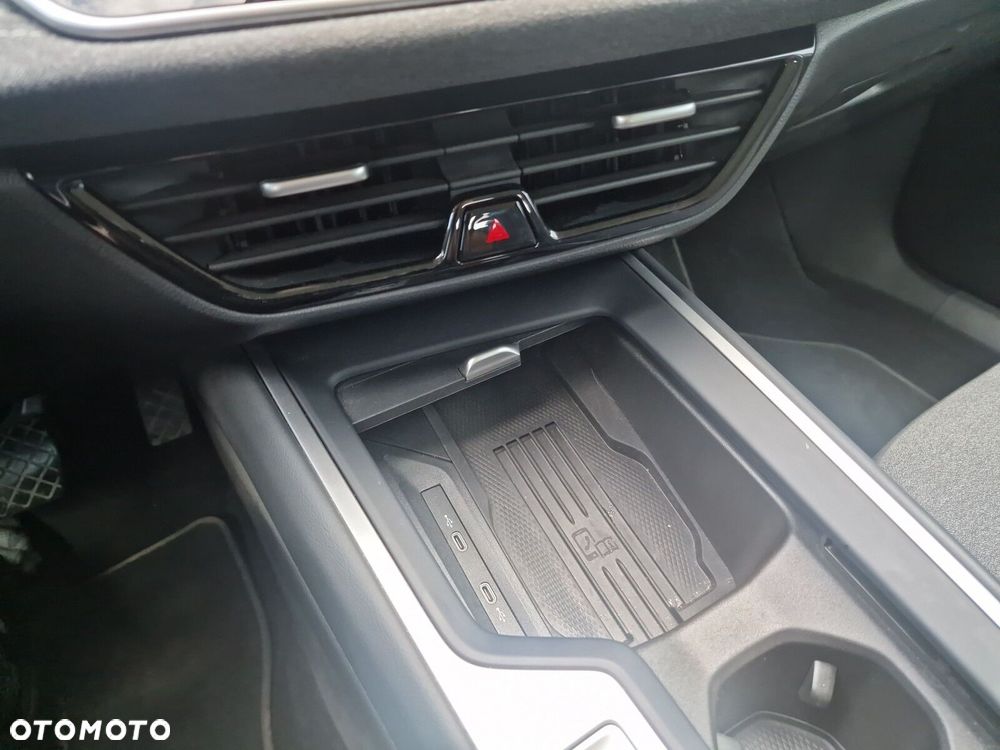 Volkswagen Passat - 28