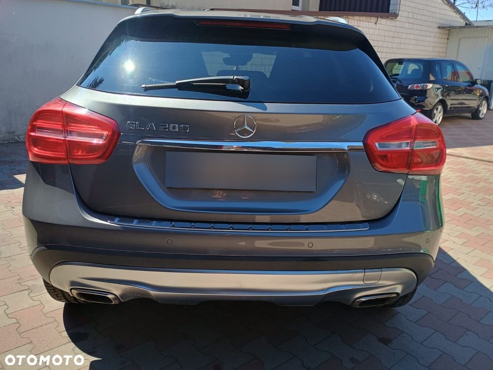 Mercedes-Benz GLA 200 7G-DCT - 6