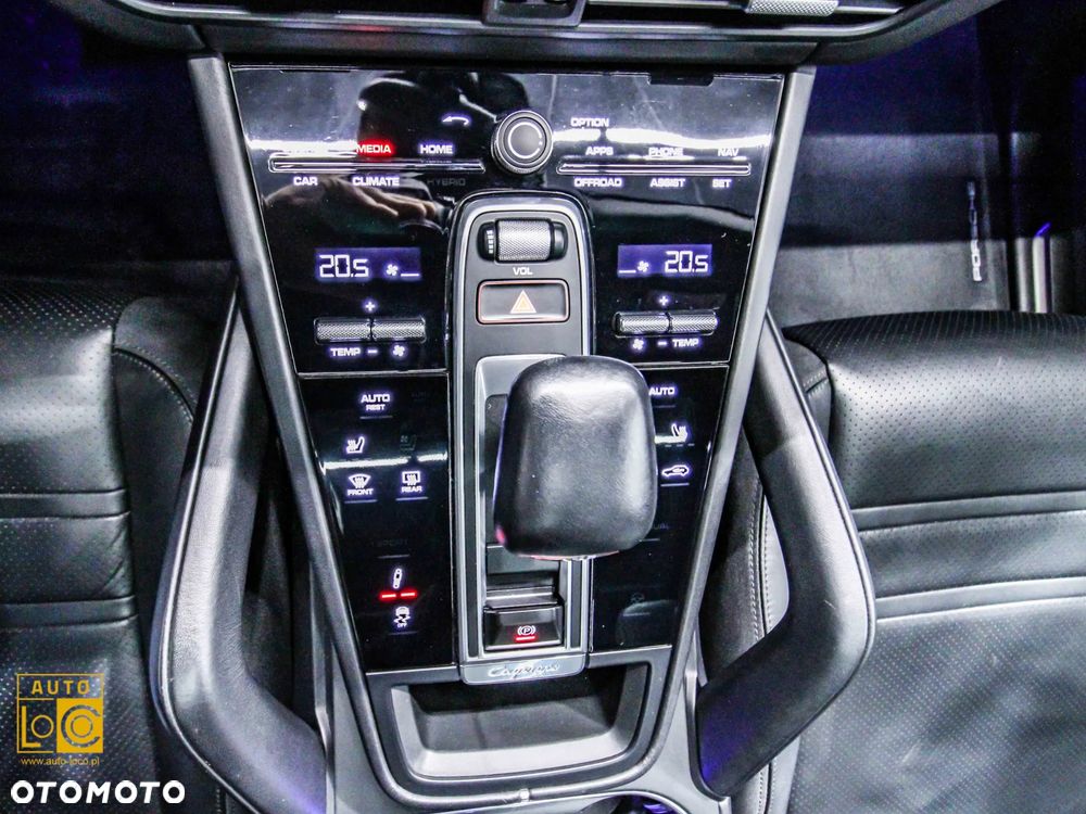 Porsche Cayenne Coupe Platinum Edition - 30
