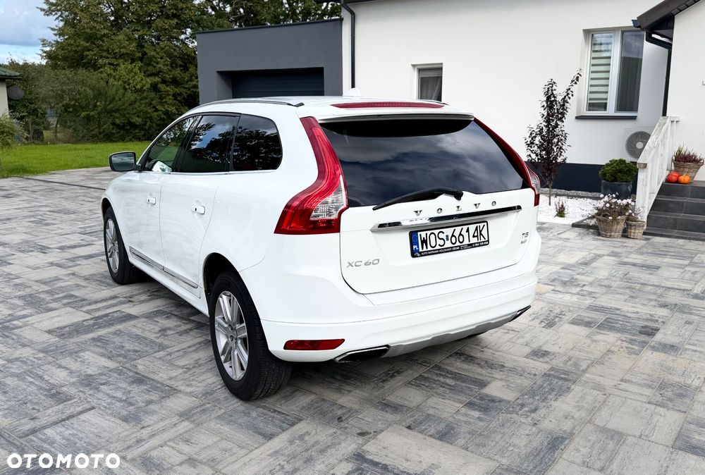 Volvo XC 60 T5 AWD Momentum - 7