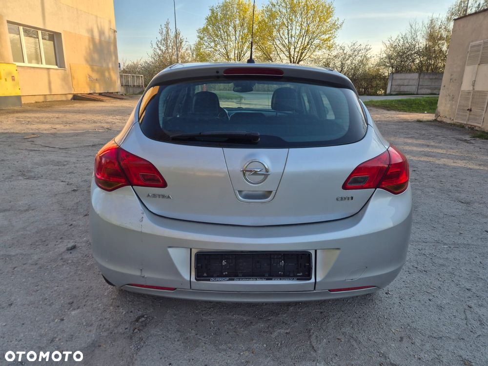 Opel Astra 1.7 CDTI DPF Design Edition - 11