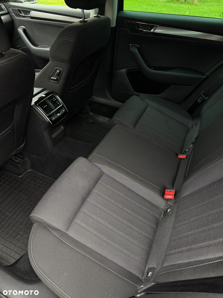 Skoda Superb 2.0 TDI SCR Style DSG - 8