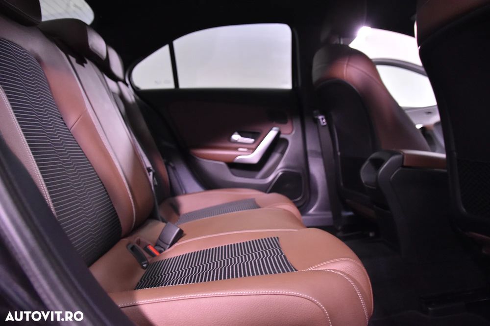 Mercedes-Benz A 200 7G-DCT - 12