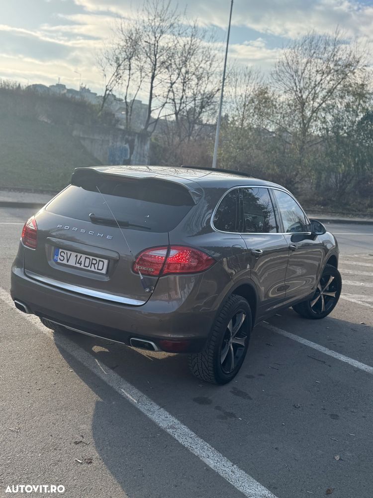 Porsche Cayenne 3.0 L V6 - 4