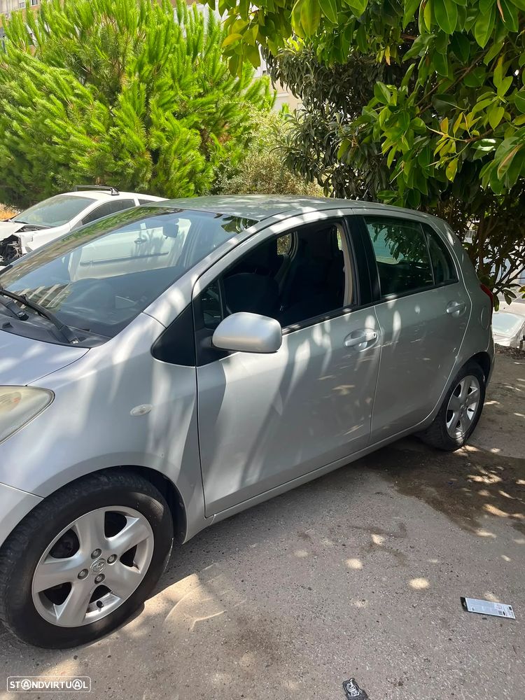 Toyota Yaris 1.3 VVT-i Cool - 2
