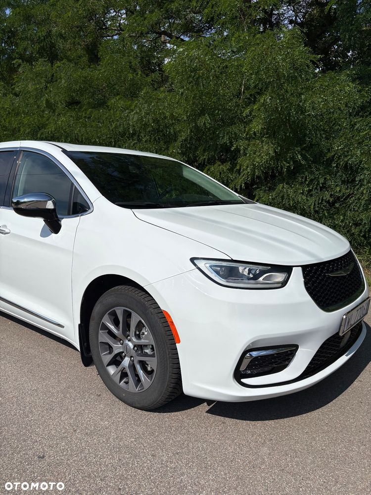Chrysler Pacifica - 12