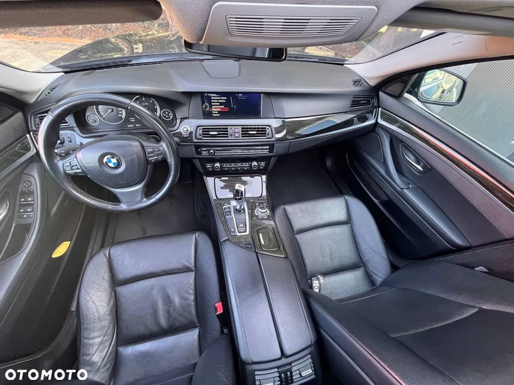 BMW Seria 5 525d - 13