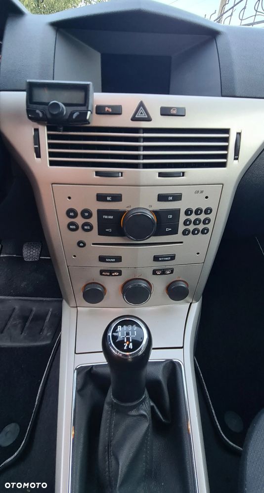 Opel Astra GTC 1.4 - 13