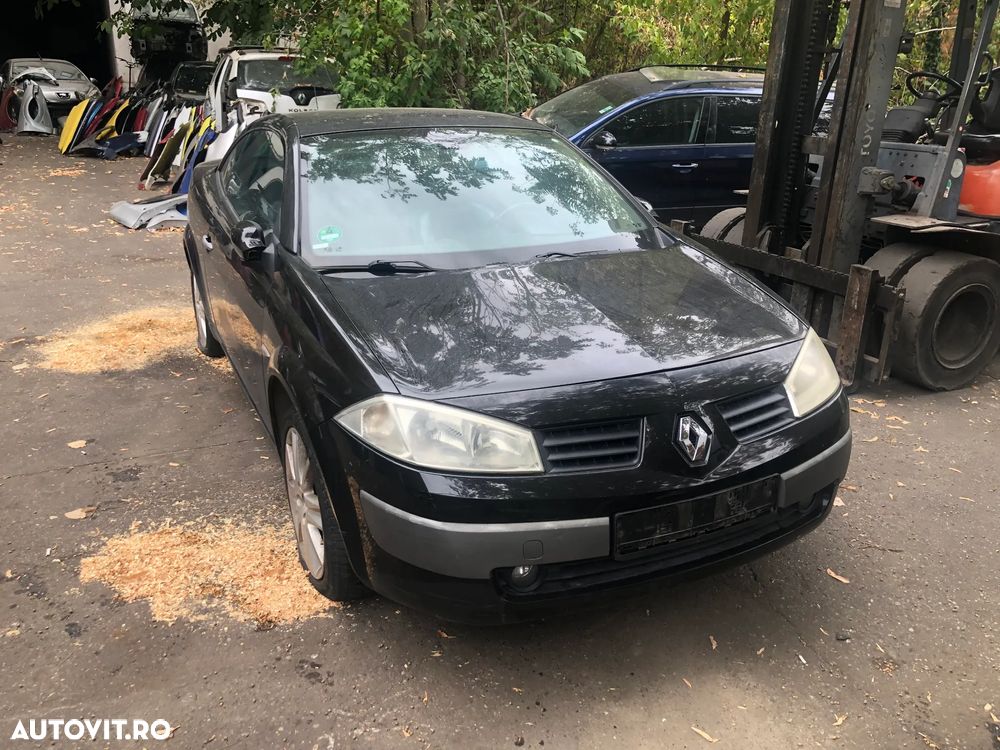 Dezmembrez Renault Megane 2 cabrio  2005 negru benzina - 2