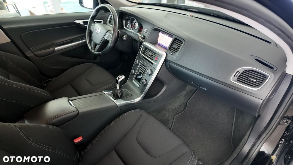 Volvo V60 D2 Drive-E Momentum - 17