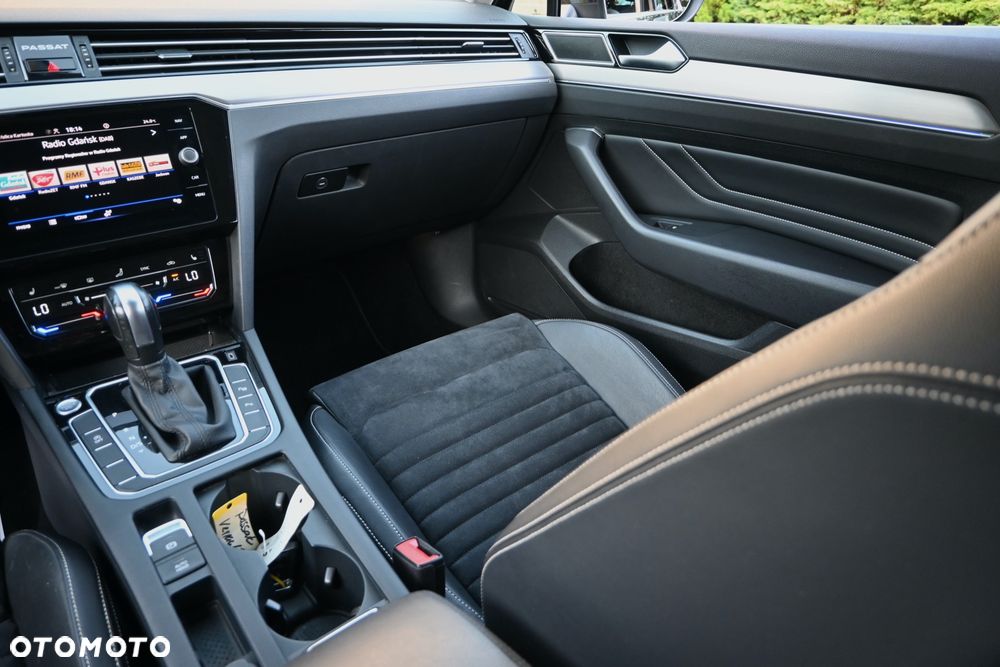 Volkswagen Passat 2.0 TDI SCR DSG Business - 20