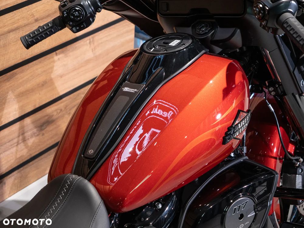 Harley-Davidson Touring Street Glide - 23